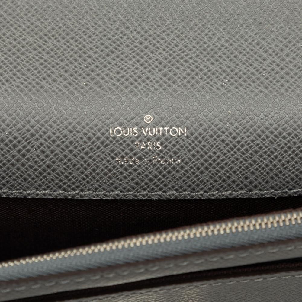 Louis Vuitton Clutch