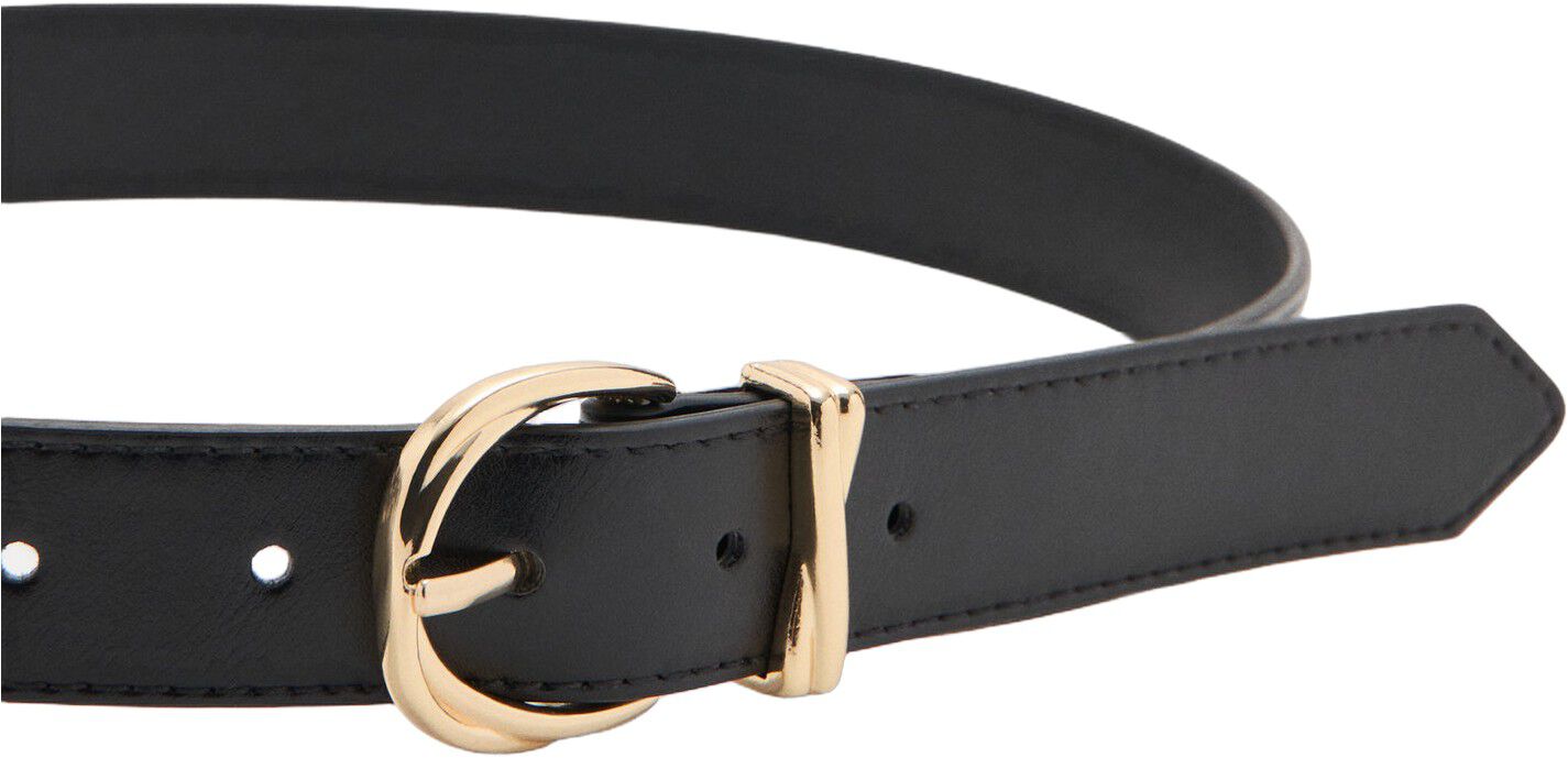 Oval buckle belt