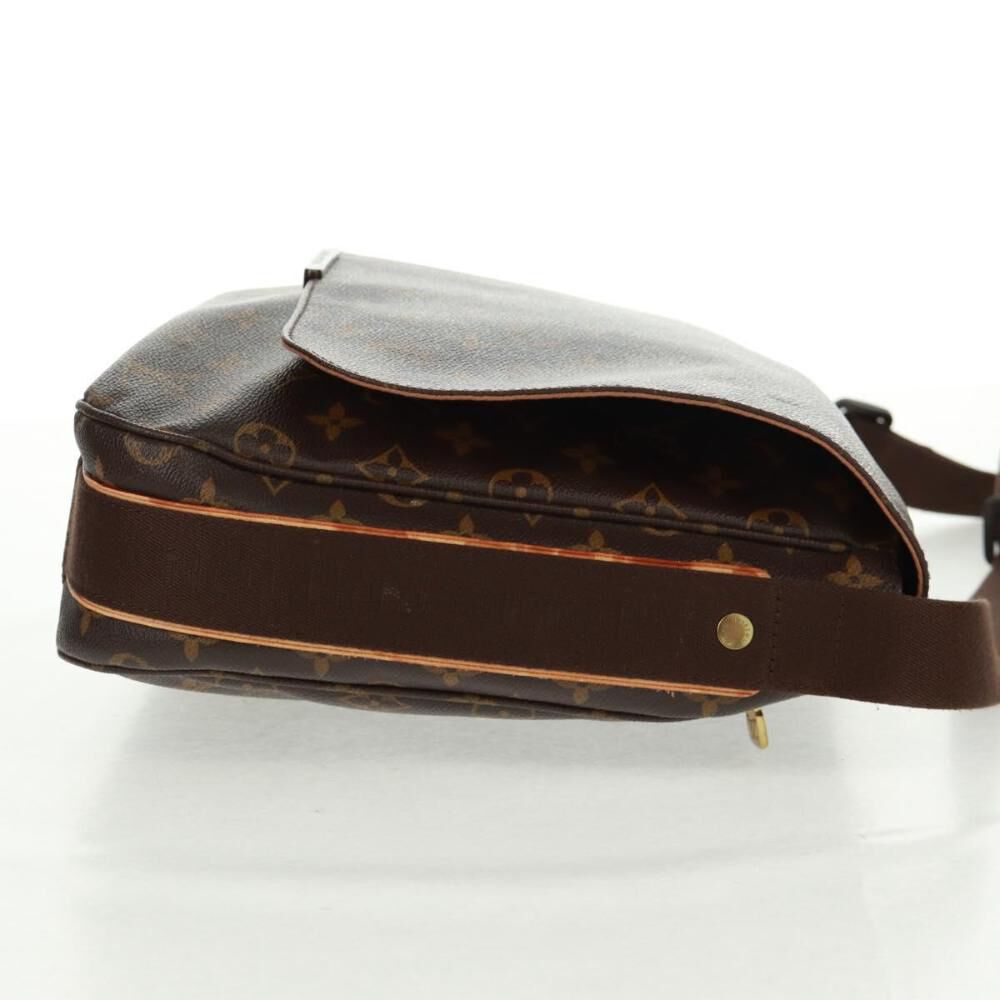 Louis Vuitton Messenger