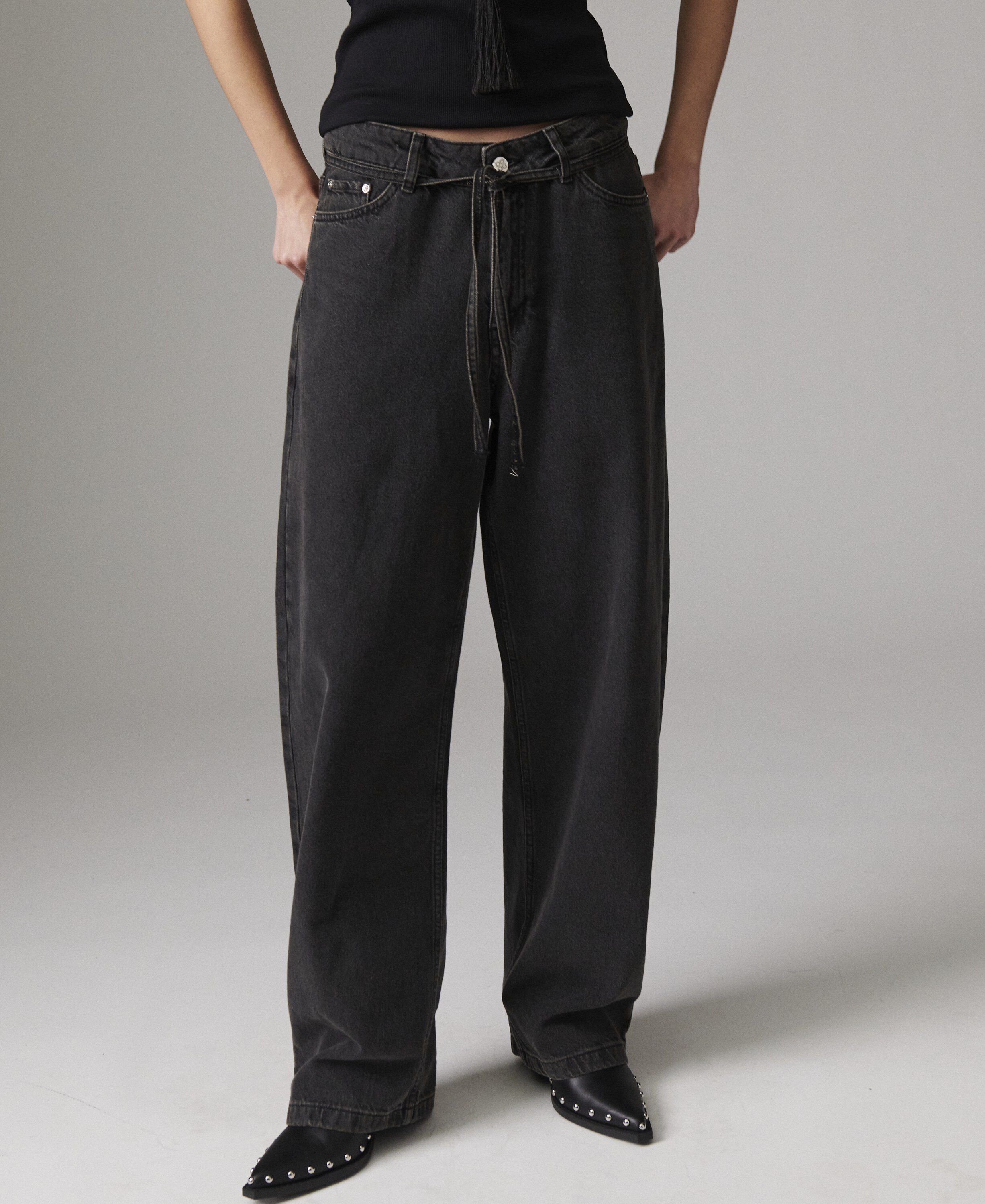 Barrel jeans