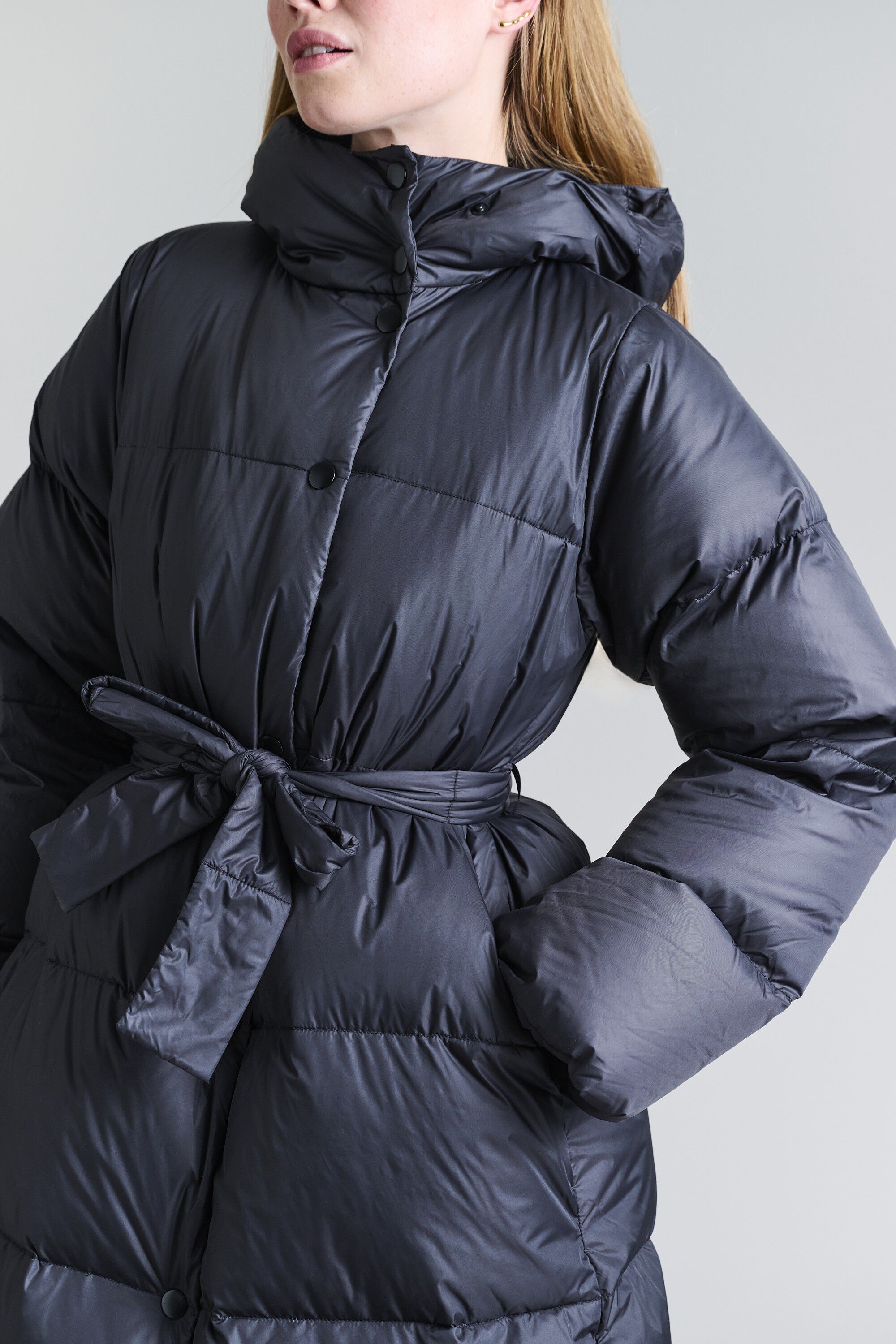 Feather down dunjakke med b&aelig;lte