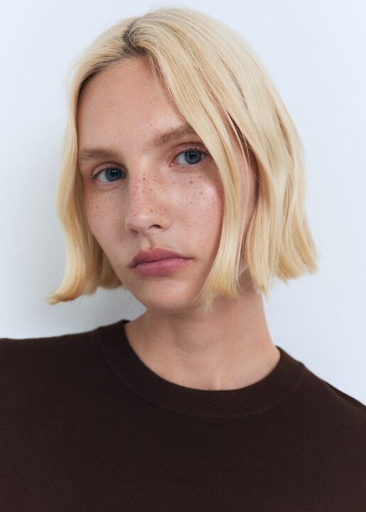 Short-sleeved fine-knit sweater