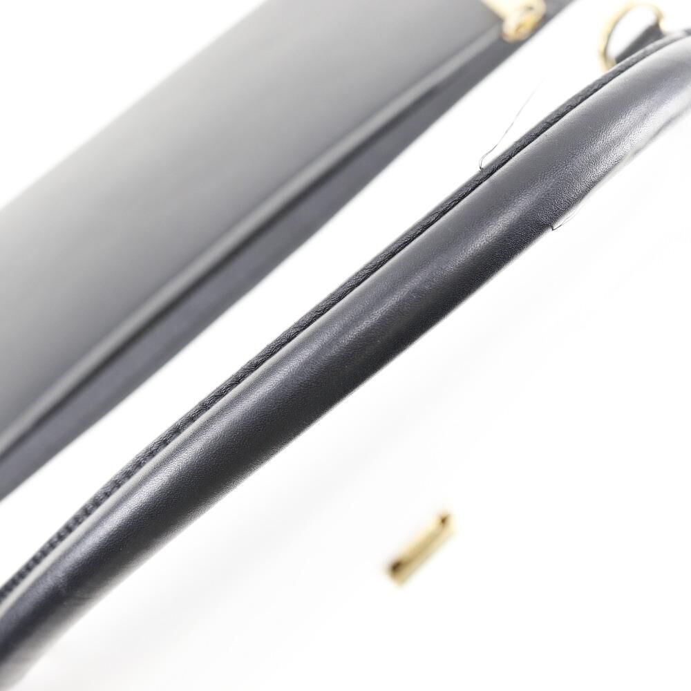 C&eacute;line Trapeze