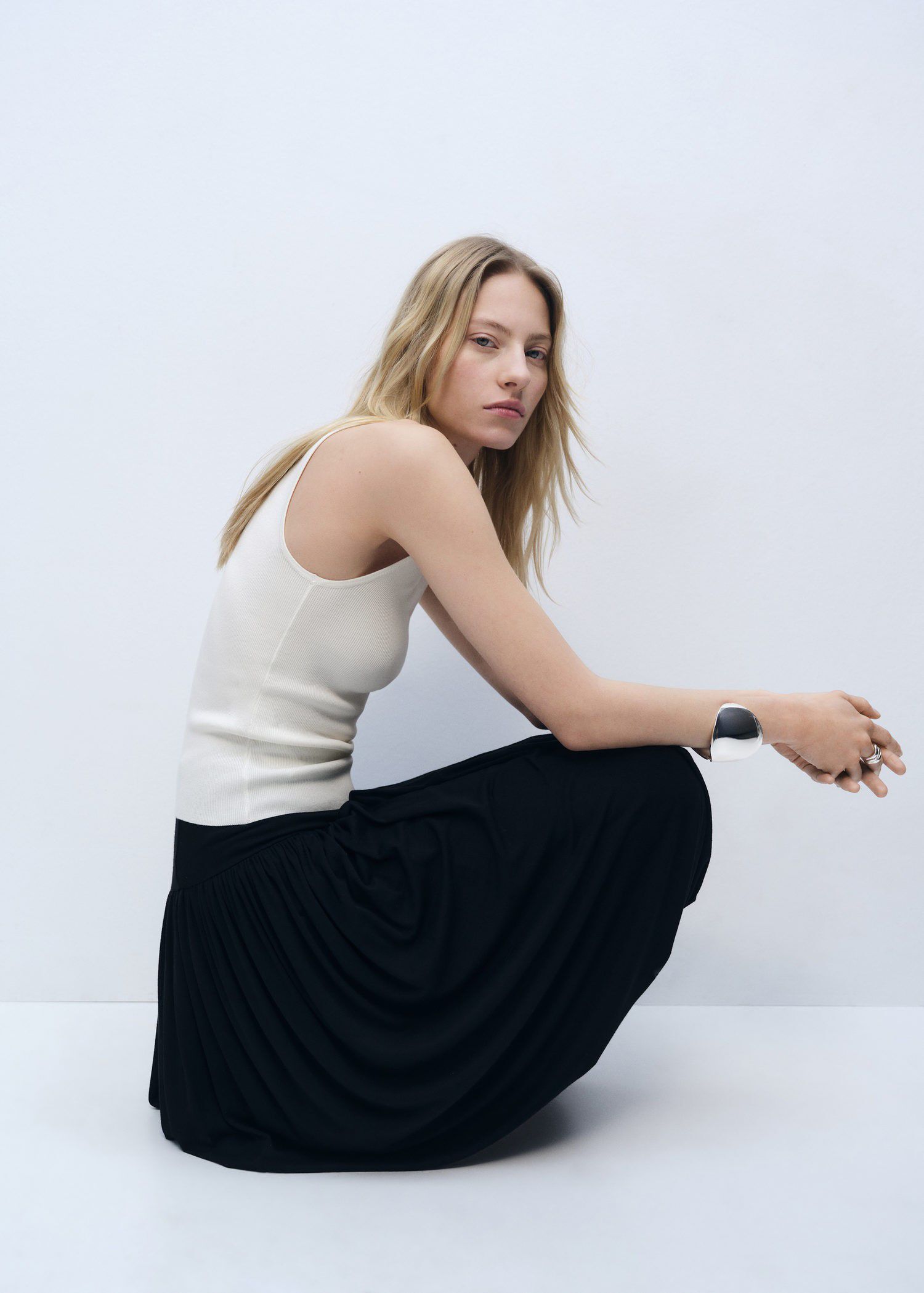 Sleeveless fitted knitted top