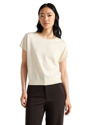 Fine-knit short-sleeved top