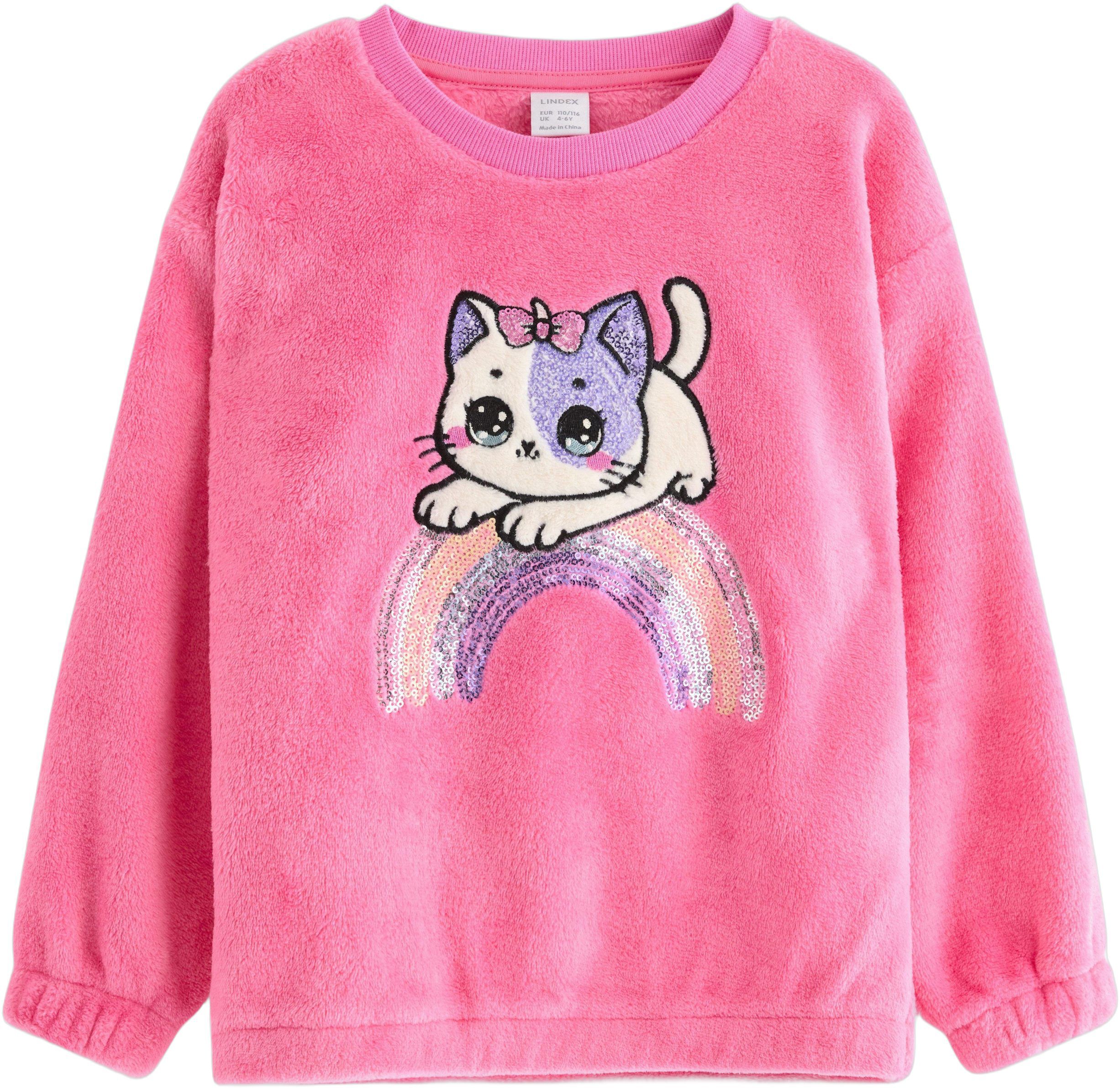 Comfy jumper in soft pile with a cr