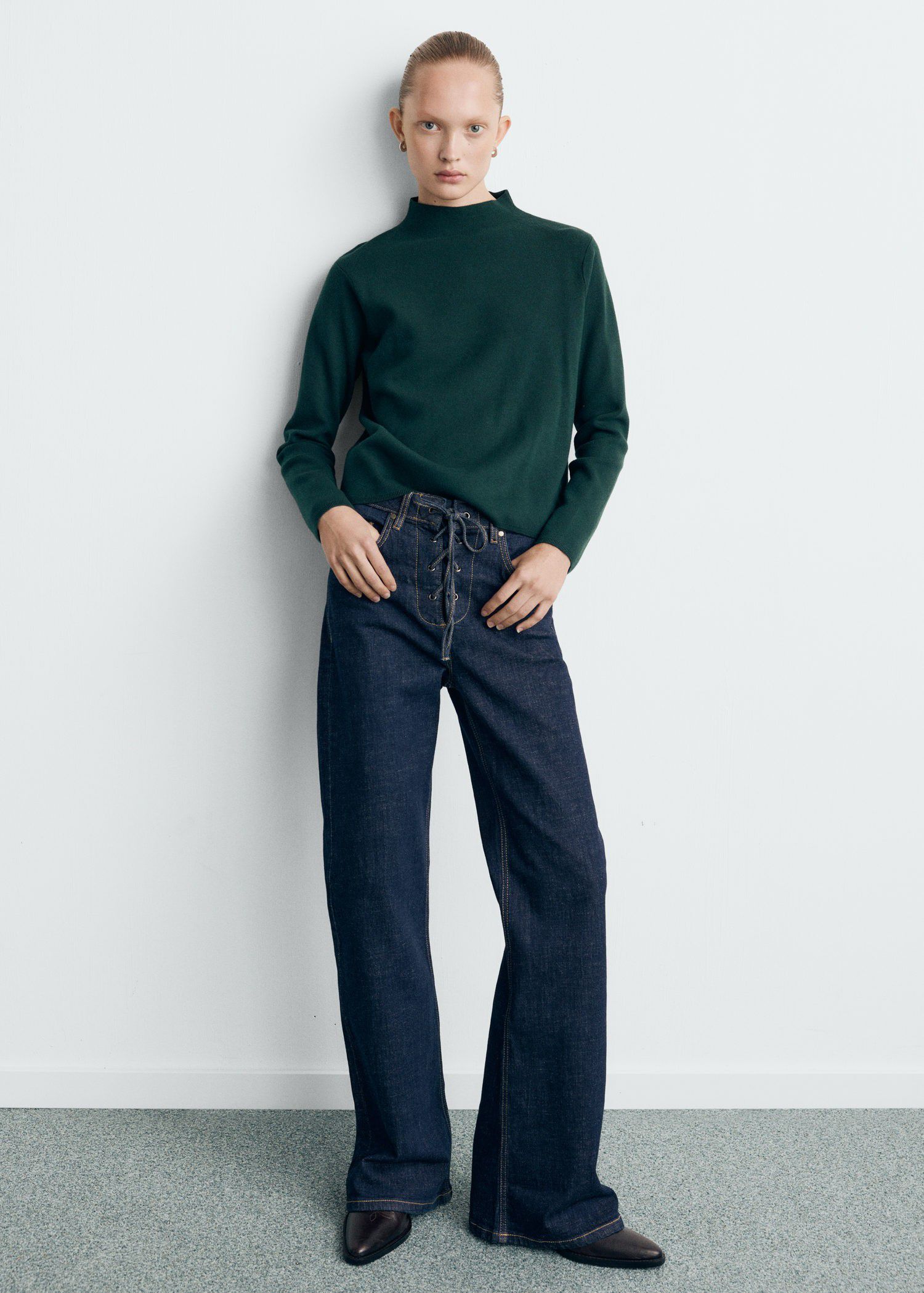 Knitted sweater with perkins neck