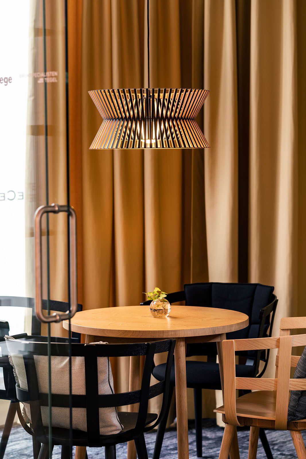 Kontro pendant black