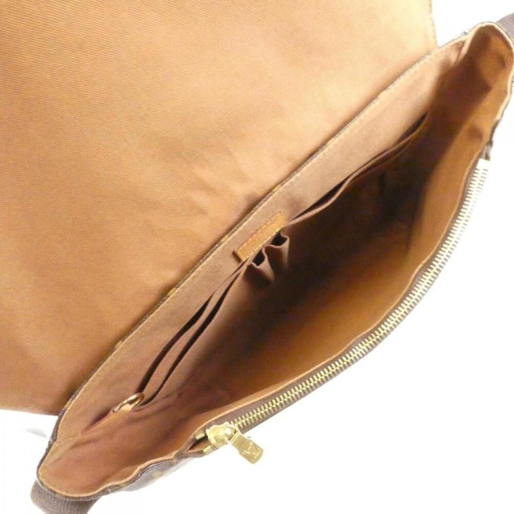 Louis Vuitton Messenger