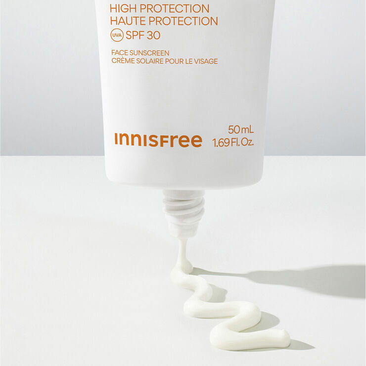 Daily UV Defense Sunscreen SPF 30 - UVA and UVB Protection