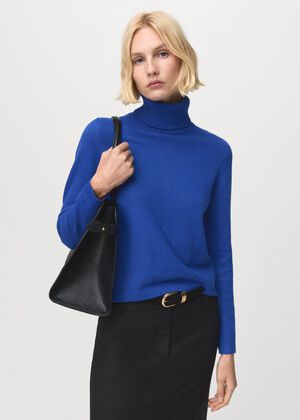 Turtleneck knitted sweater