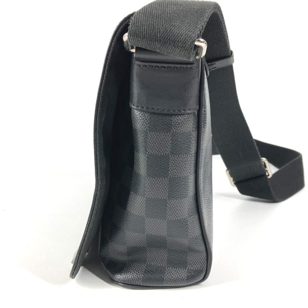 Louis Vuitton District