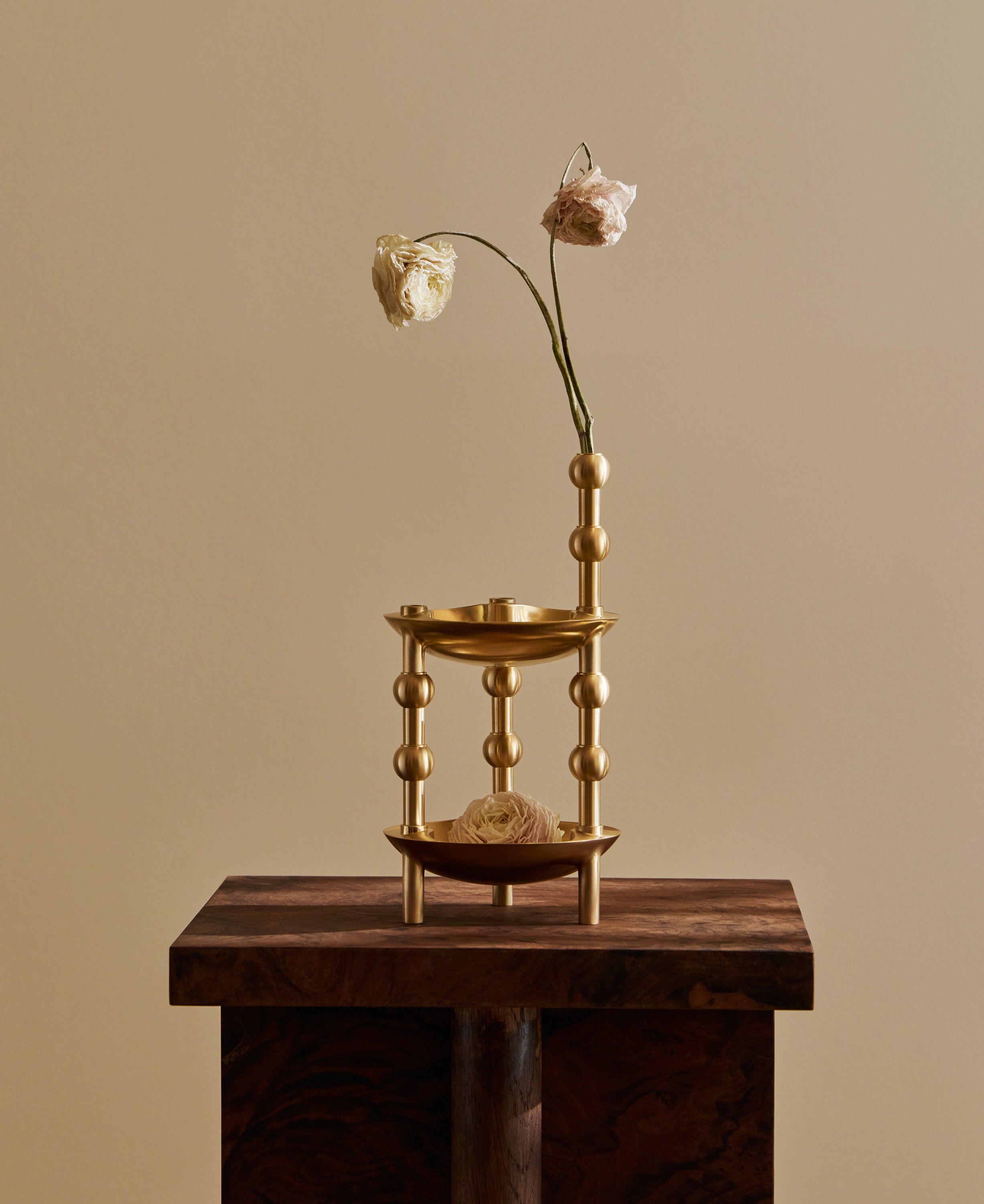 STOFF Nagel vase - brushed brass