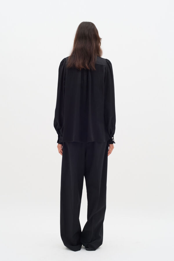 LarinaIW Shirt Premium