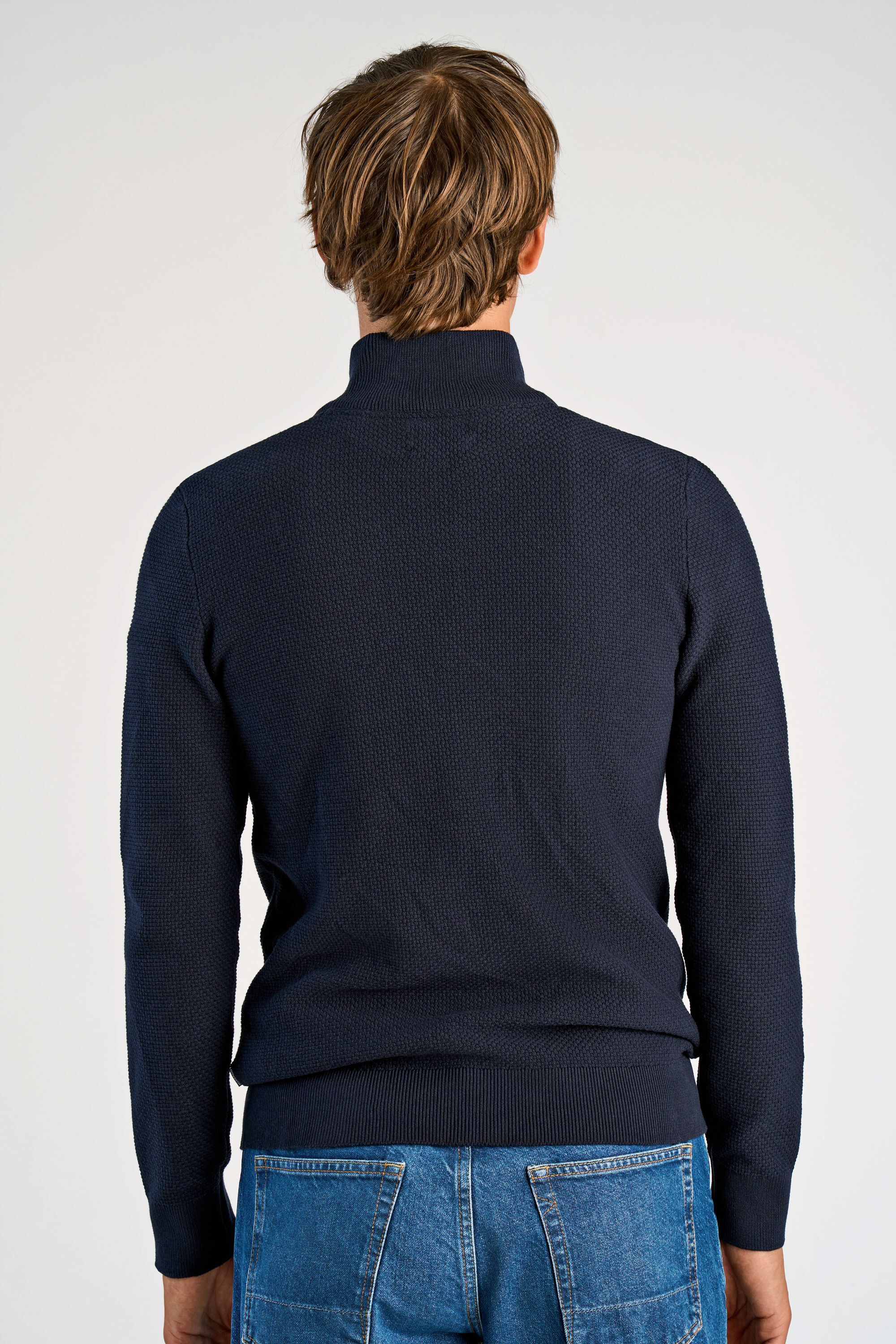 Recycle structure half zip