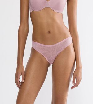 Triumph Signature Sheer Tai EX