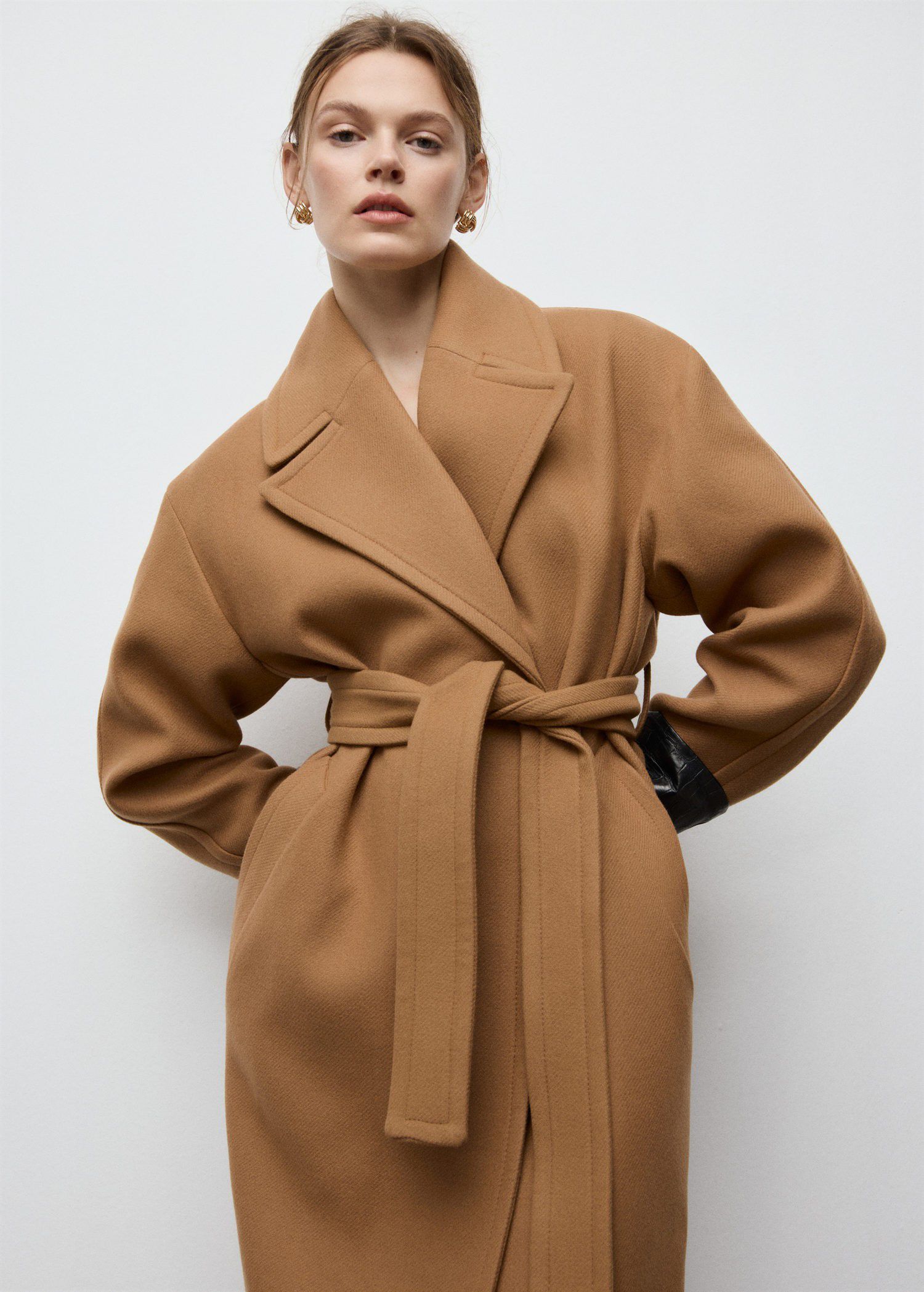 Intertwined knot earrings