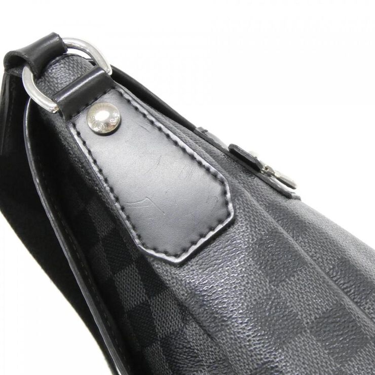 Louis Vuitton Shoulder Bags