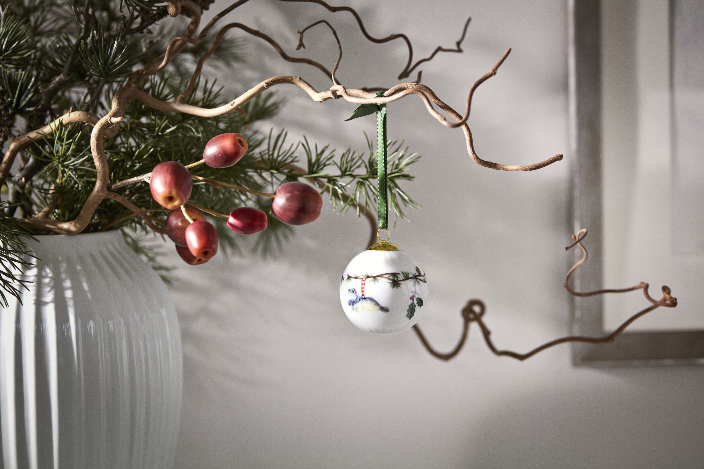 Hammersh&oslash;i Christmas Kugle 2026 &Oslash;6 cm hvid m. deko