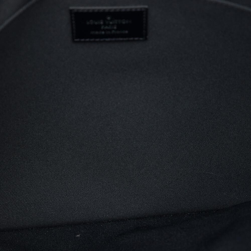 Louis Vuitton Clutch