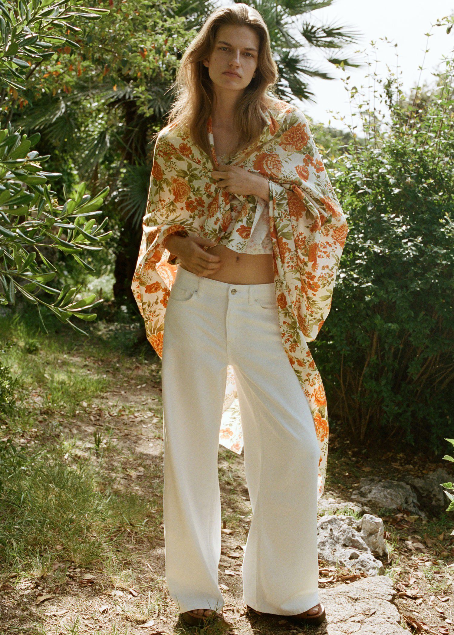 Low-rise wideleg jeans