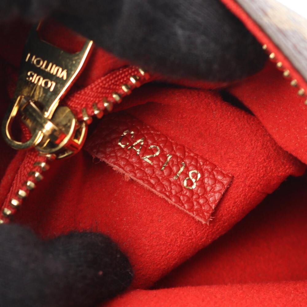 Louis Vuitton Shoulder Bags