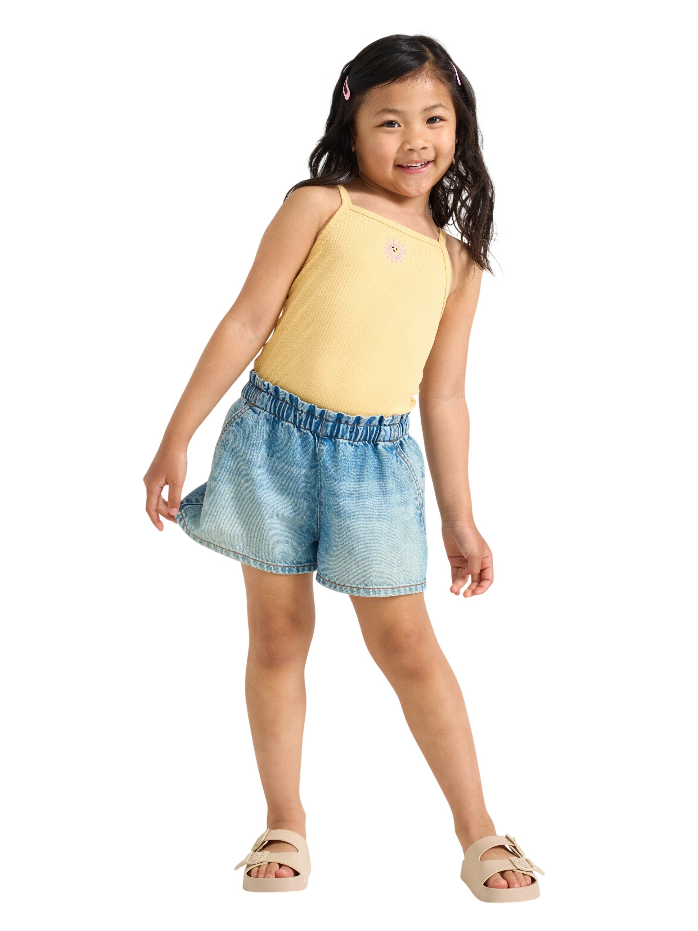 Ribbet singlet med et lite broderi