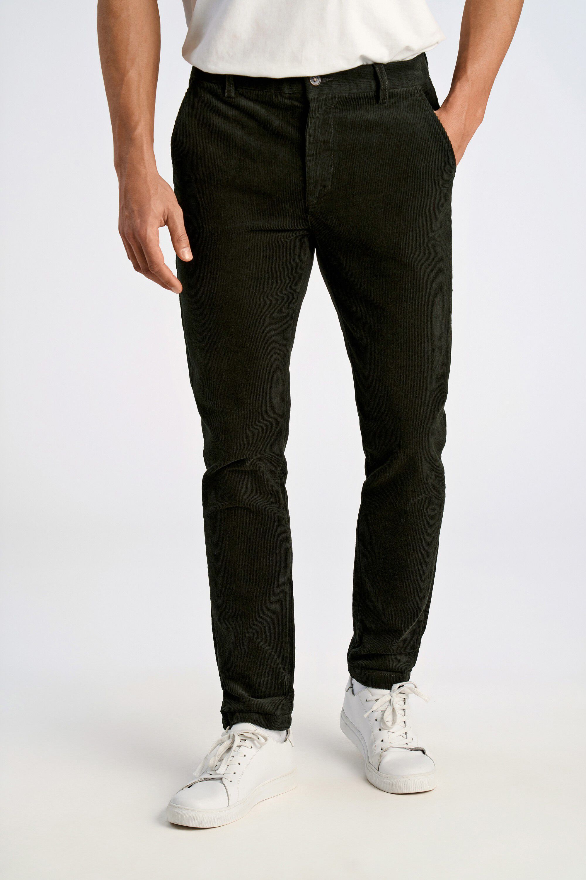 Cropped corduroy pants