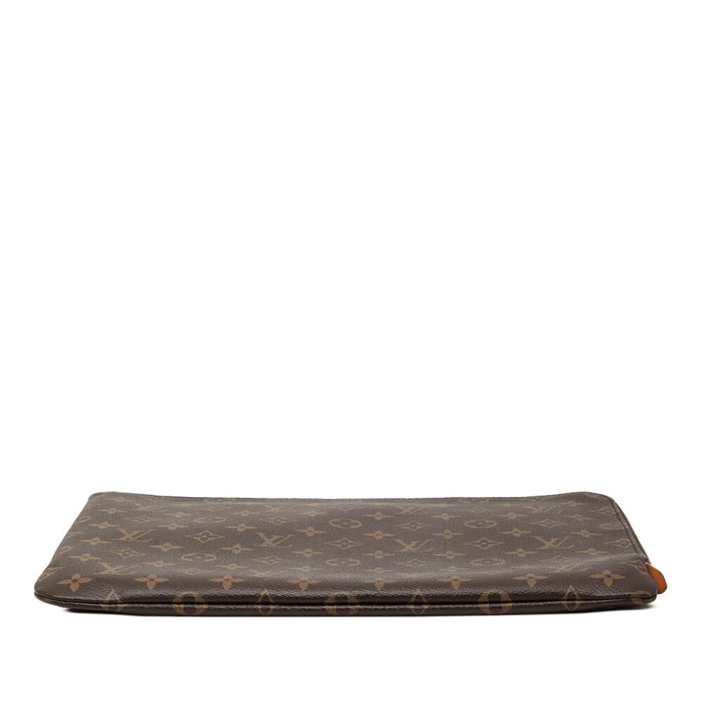 Louis Vuitton Clutch