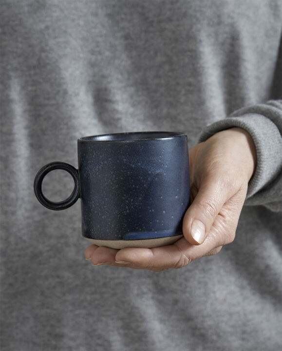 GRAINY cup w. handle, dark blue