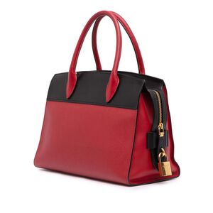 Prada Esplanade