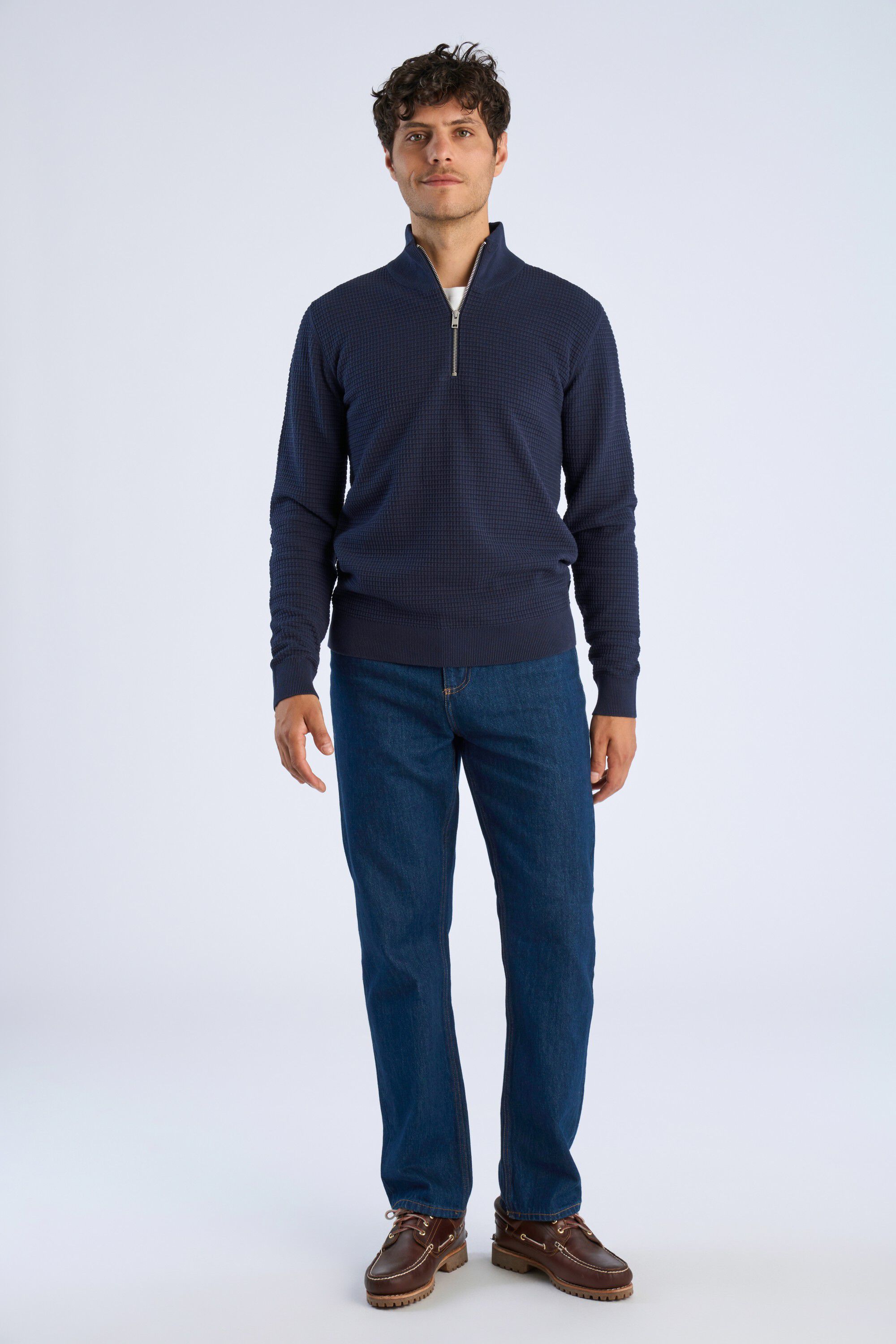 Structure half zip
