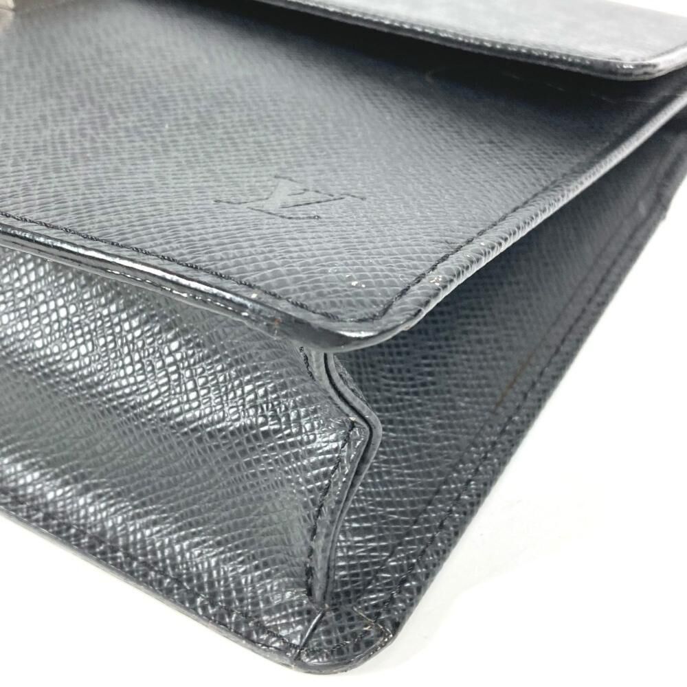 Louis Vuitton Clutch