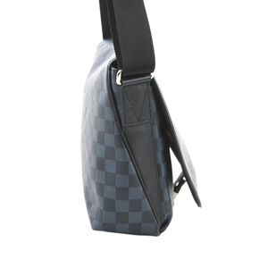 Louis Vuitton Messenger