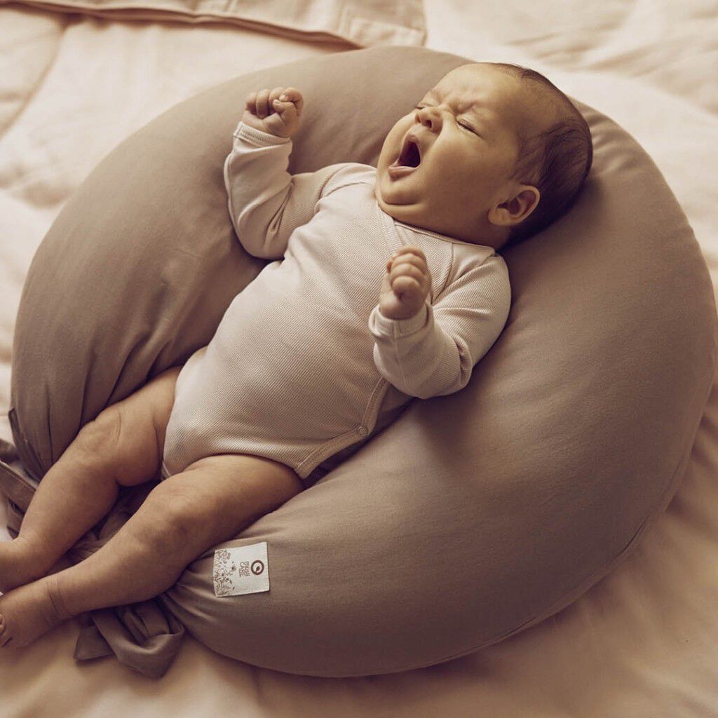 Kapok hug nursing pillow