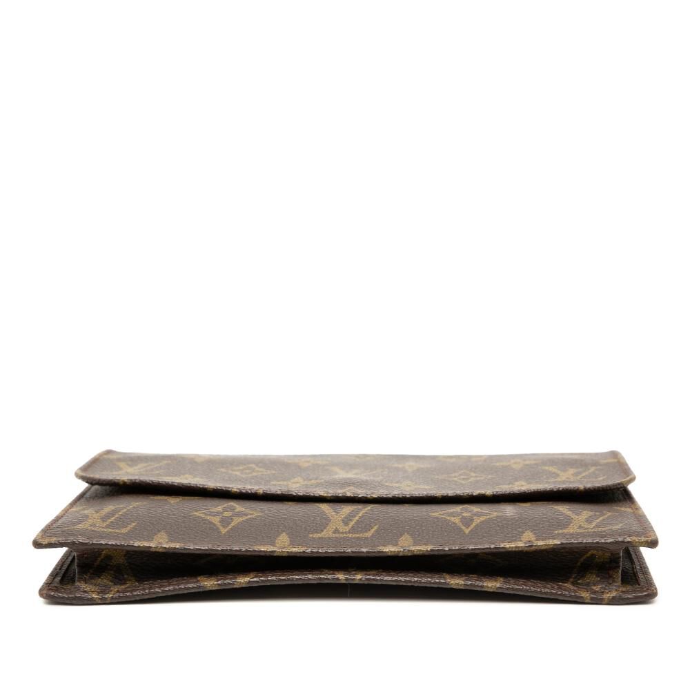 Louis Vuitton Clutch