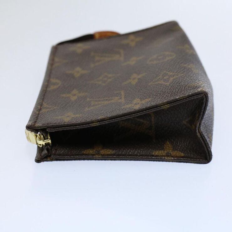 Louis Vuitton Poche Toilette