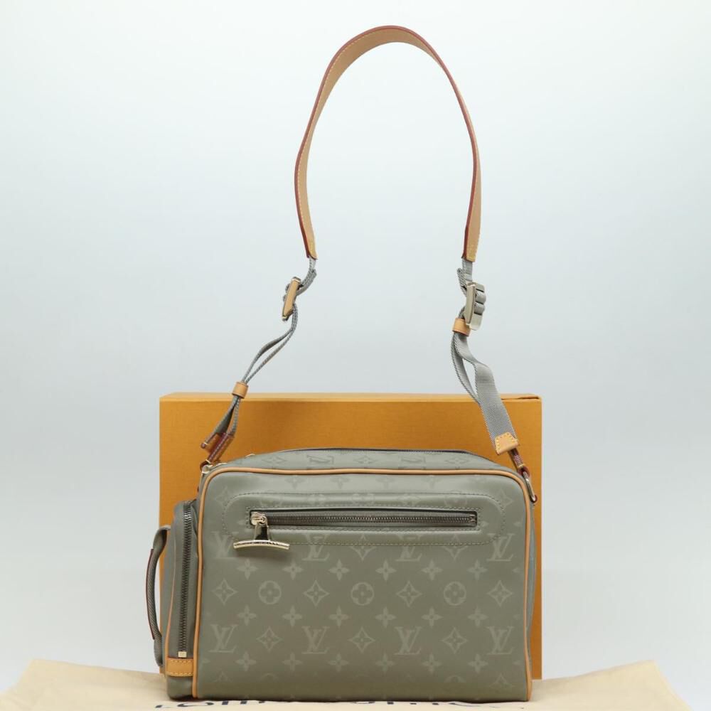 Louis Vuitton Shoulder Bags