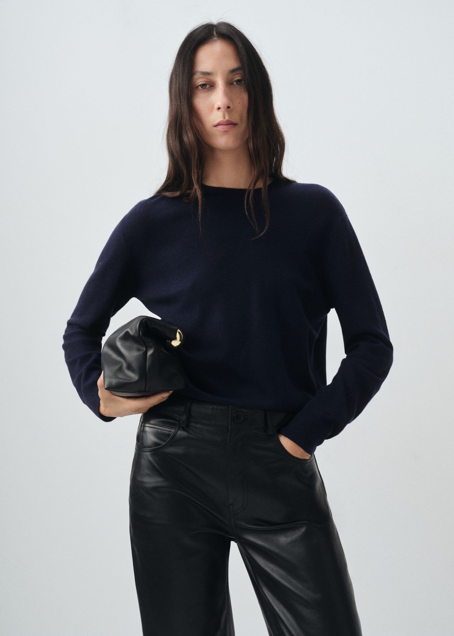 100% wool fine-knit sweater