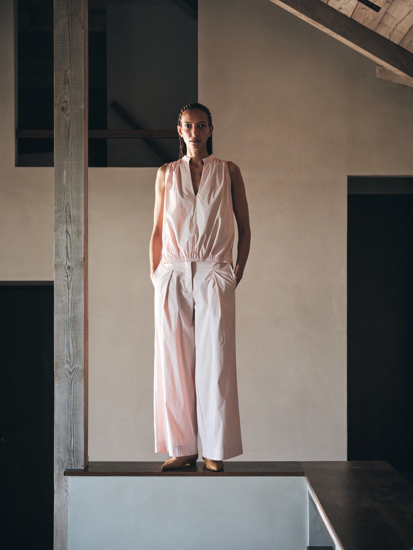 Papery sleeveless blouse - Ingeborg