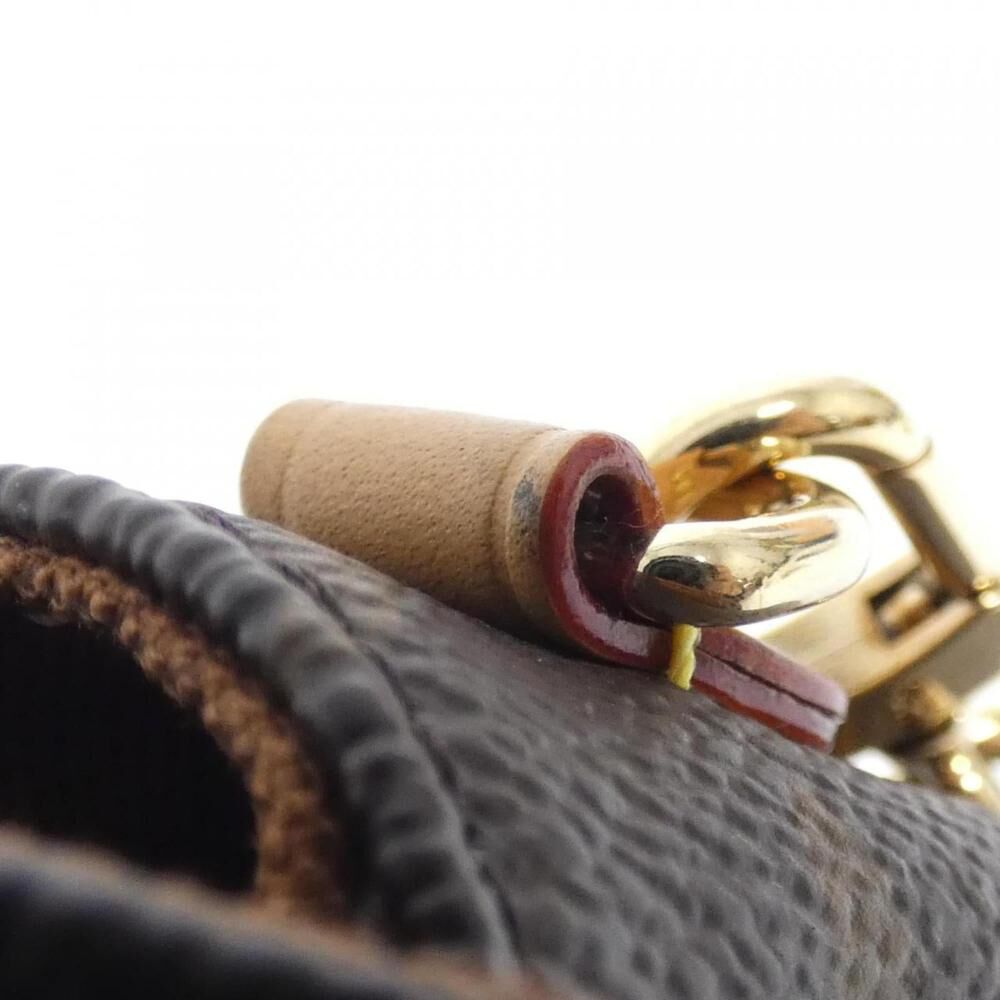 Louis Vuitton Shoulder Bags