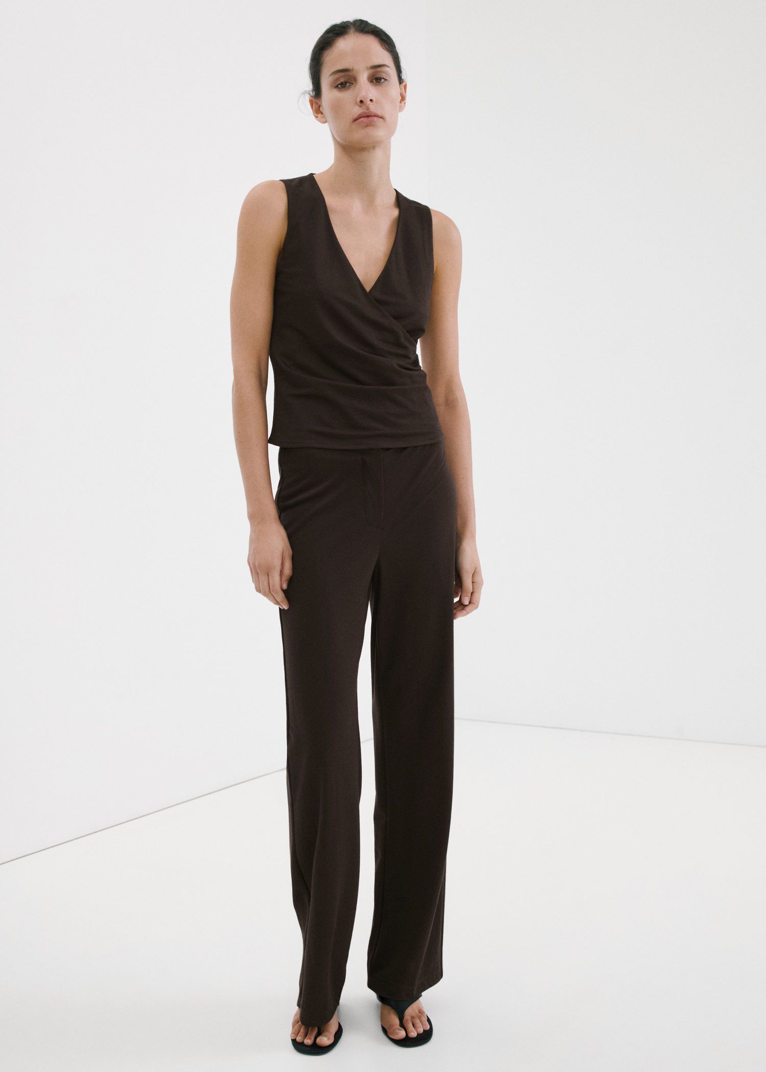 Straight mid-rise trousers