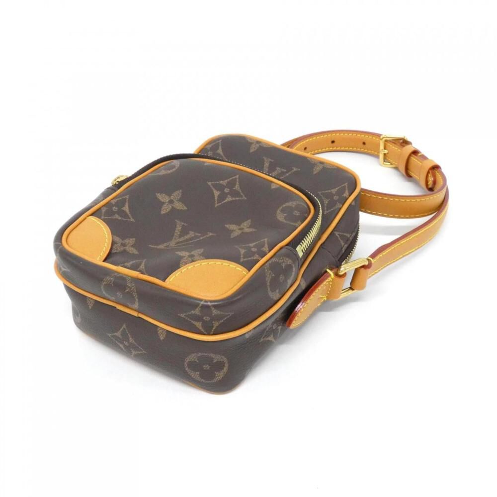 Louis Vuitton Shoulder Bags