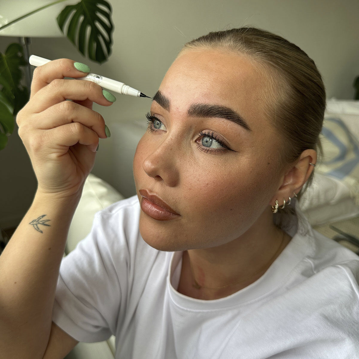 Eyebrow Pen Ultra Thin