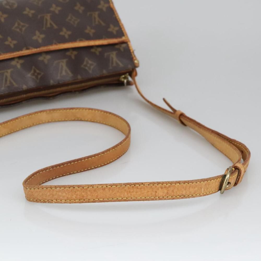 Louis Vuitton Shoulder Bags
