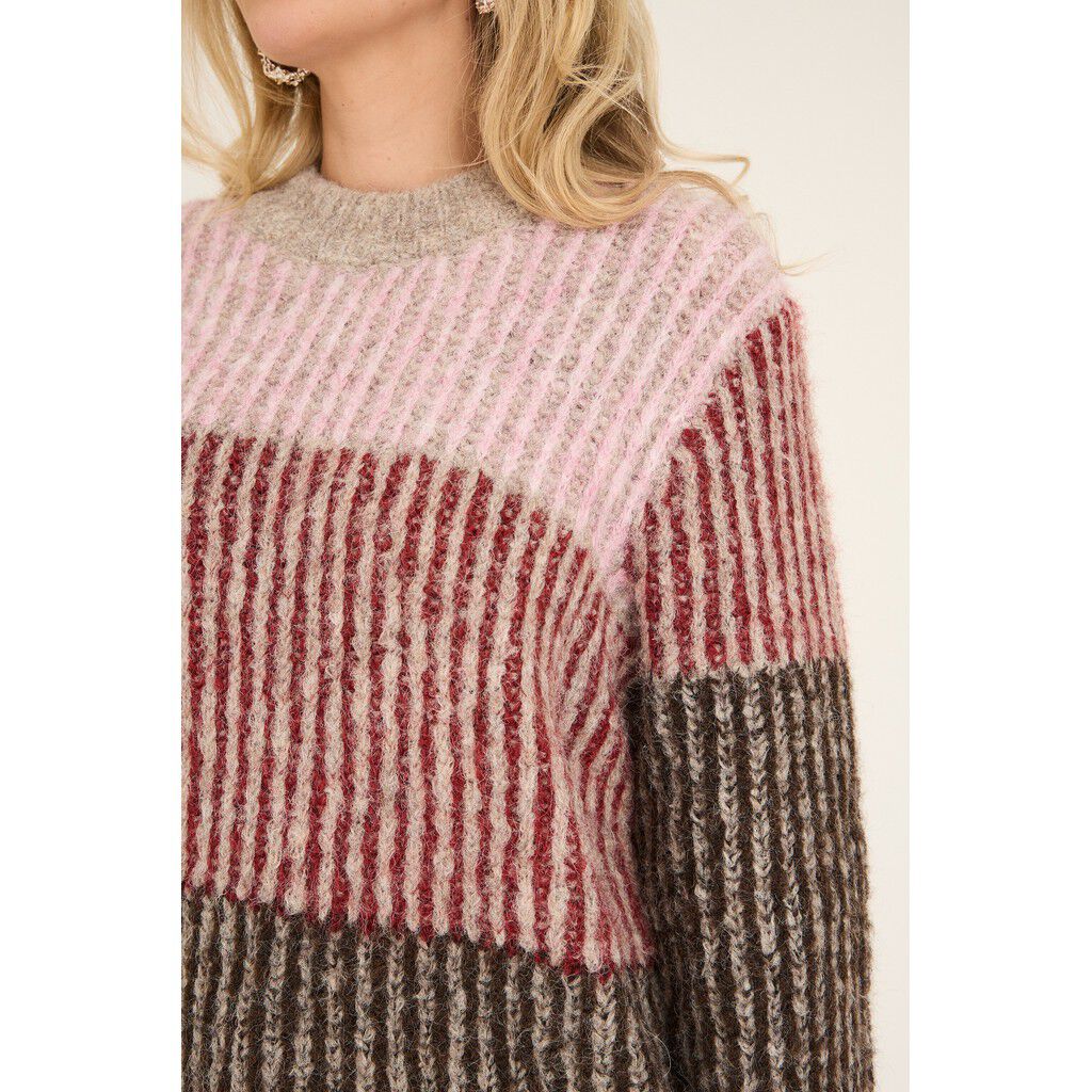 Aliana knit pullover