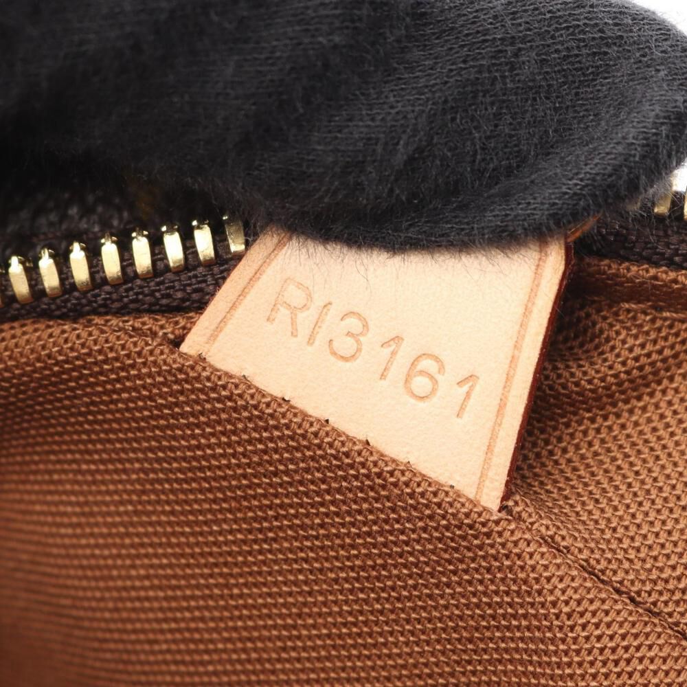 Louis Vuitton Shoulder Bags