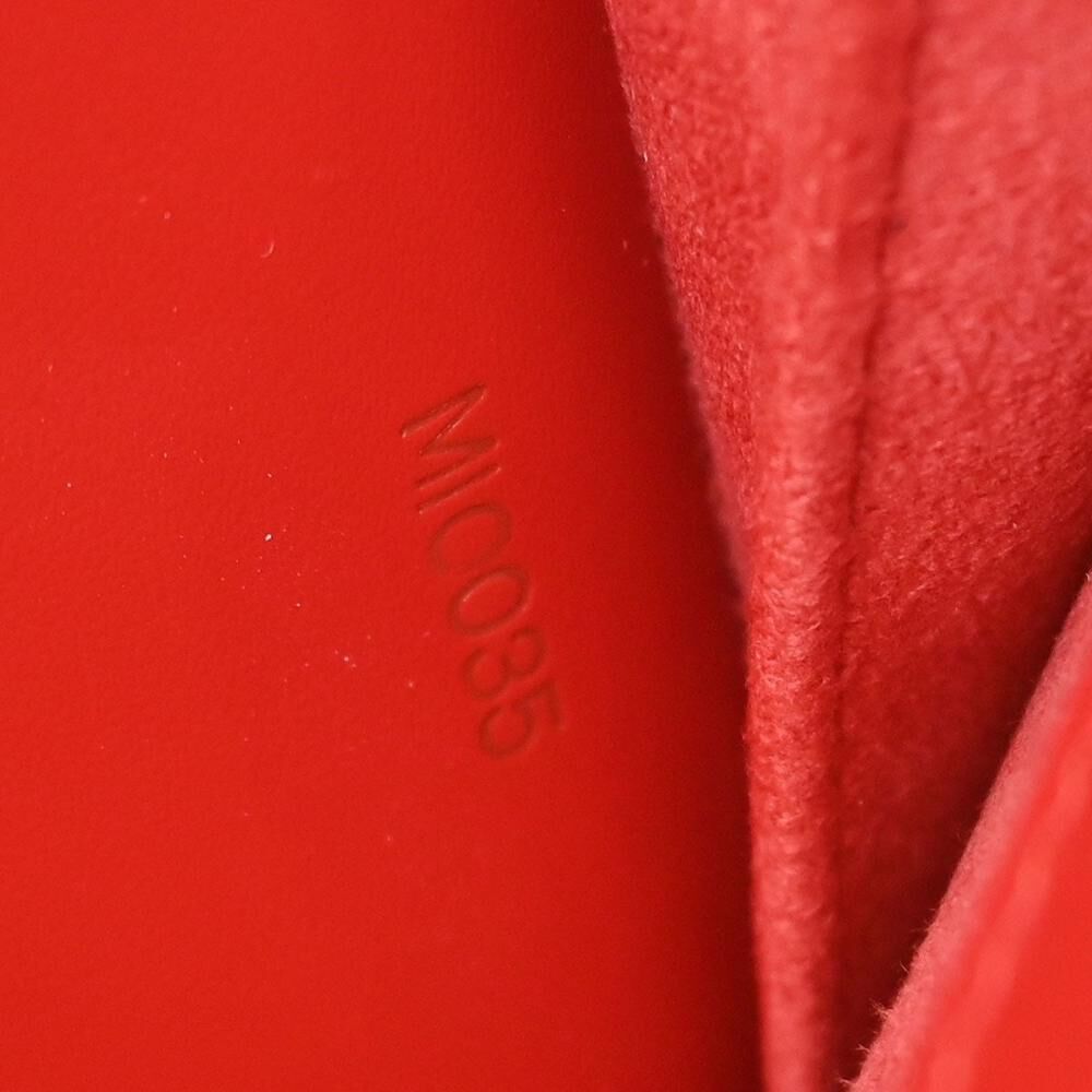 Louis Vuitton Pont Neuf