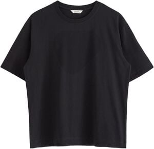 Comfy, stylish t-shirt with an over