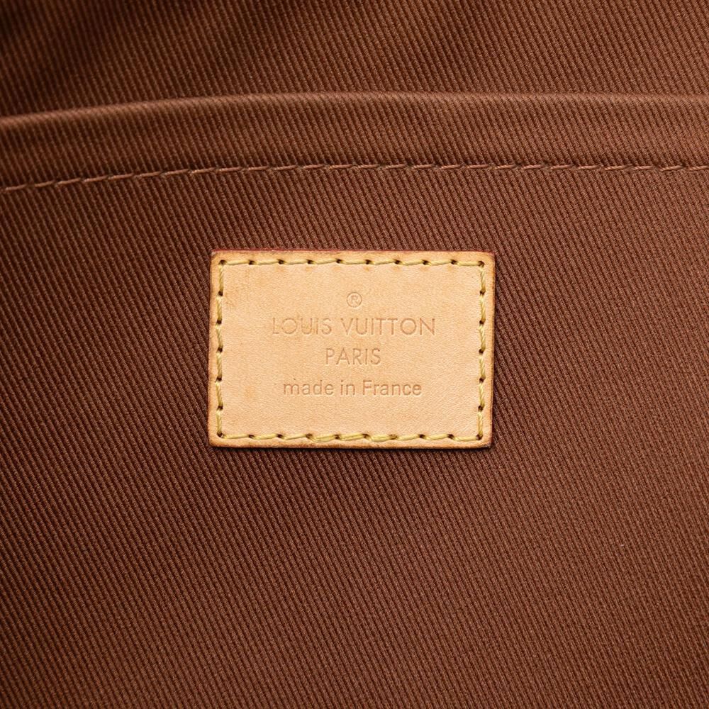 Louis Vuitton Clutch